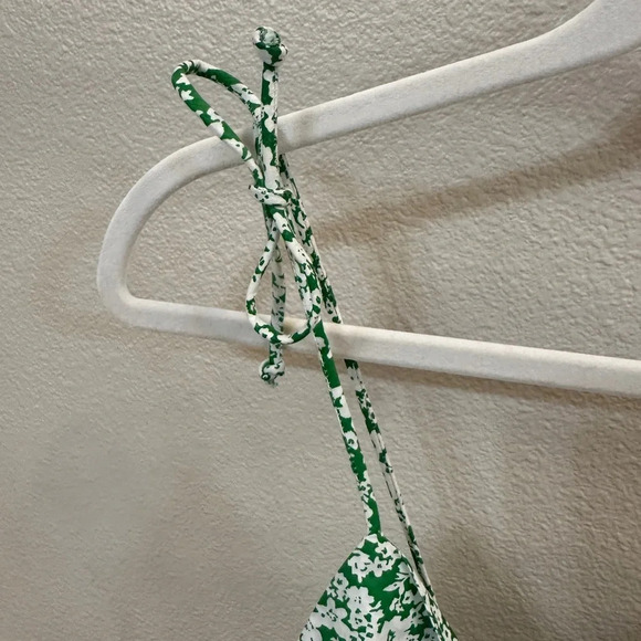 Sim & Sam Cropped Green Ruffle top - Picture 4 of 6